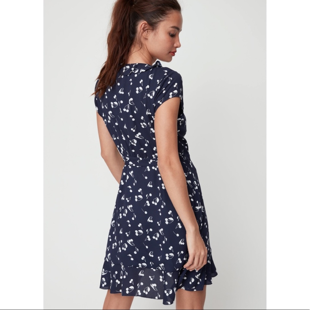 🌸Aritzia | Sunday Best Savoy Dress - Picture 2 of 7